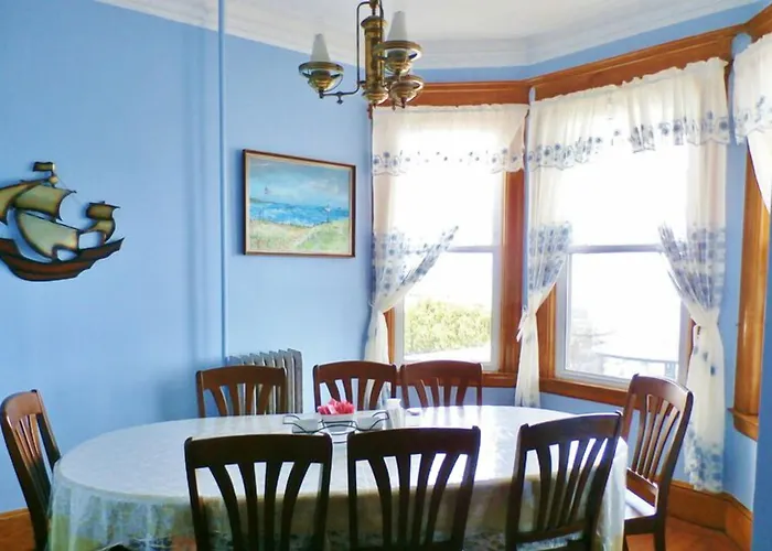 Harbor House Bed And Breakfast